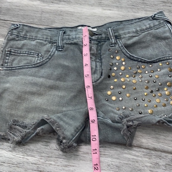 FREE PEOPLE Golden Hippie Studded Cutoff Jean Shorts Gray Raw Hem Distressed 27 - Picture 9 of 11